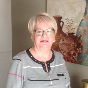 Meet your Posher, Claire